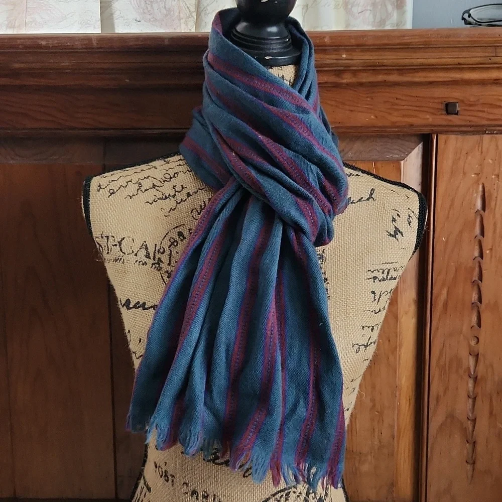 Vintage Bananna Replublic scarf‎ w/ flaws